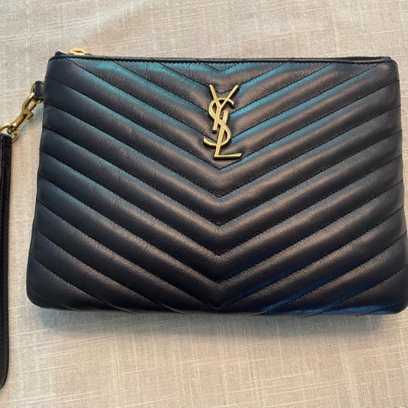 * SOLD* AUTHENTIC SAINT LAURENT YSL CASSANDRE POUCH IN QUILTED LEATHER - Picture 2 of 13
